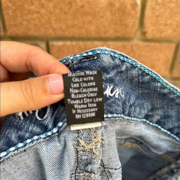 Stylish Mid-Blue Cropped Jeans by Ayria - capri pants - Picture 10 of 10